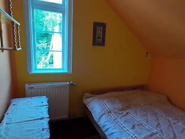 Orzechowy Dworek Apartman *
